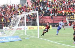 Le�o vence e garante vaga na final