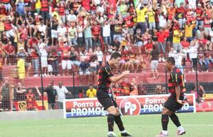 Le�o vence e garante vaga na final