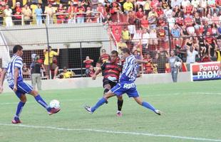 Le�o vence e garante vaga na final