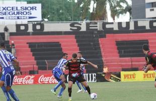 Le�o vence e garante vaga na final