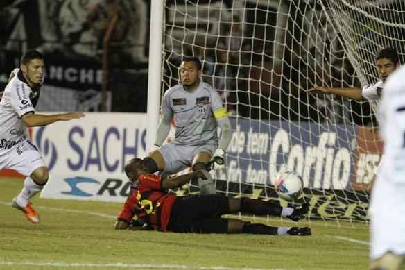 Sport e Cear se enfrentam pela 15 rodada da Srie B, na Ilha do Retiro