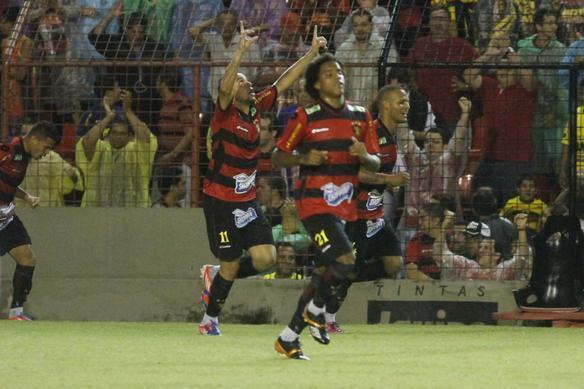 Sport e Nutico se enfrentam pela Copa Sul-Americana
