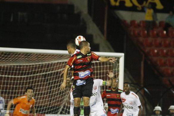 Sport e Nutico se enfrentam pela Copa Sul-Americana