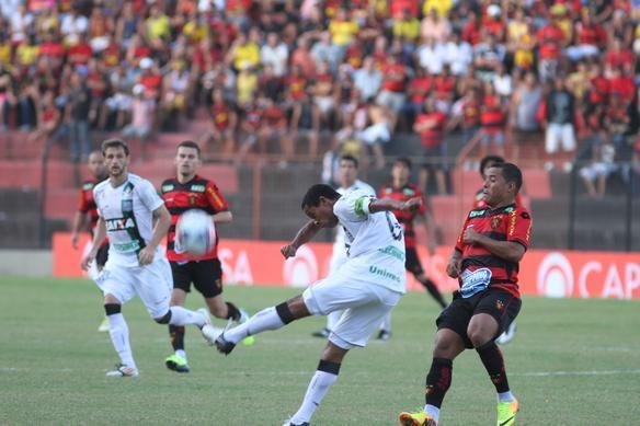 Sport vence Figueirense com gol de Felipe Azevedo na reestreia de Geninho