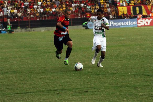 Sport vence Figueirense com gol de Felipe Azevedo na reestreia de Geninho