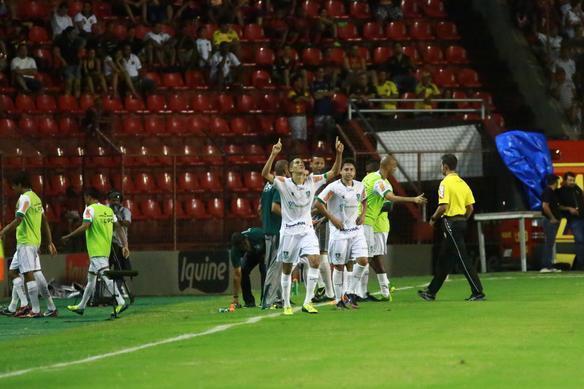 Sport perde de virada para o Amrica-MG