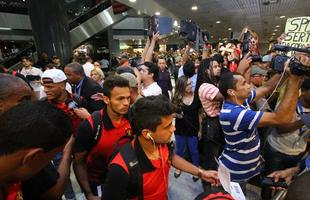 Rubro-negros lotaram o Aeroporto Internacional dos Guararapes Gilberto Freyre para incentivar o Leo antes da final