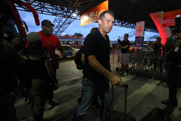 Rubro-negros lotaram o Aeroporto Internacional dos Guararapes Gilberto Freyre para incentivar o Leo antes da final