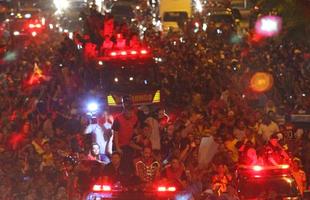 Torcida leonina tomou as ruas do Recife para saudar os campees da Copa do Nordeste