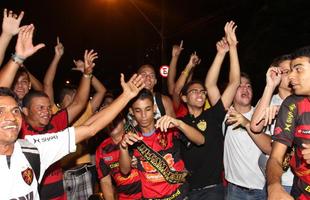 Torcida leonina tomou conta das ruas do Recife para saudar os campees da Copa do Nordeste