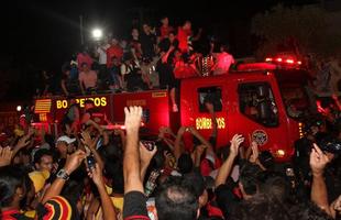 Torcida leonina tomou conta das ruas do Recife para saudar os campees da Copa do Nordeste