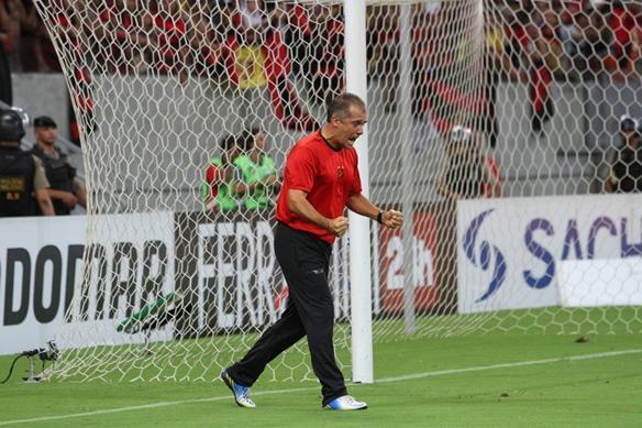 Rubro-negros comemoram a conquista do ttulo pernambucano