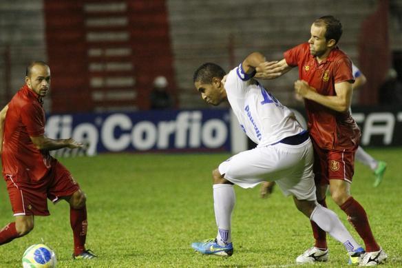 No retorno aos Aflitos, Timbu no se deu bem contra o Ava.