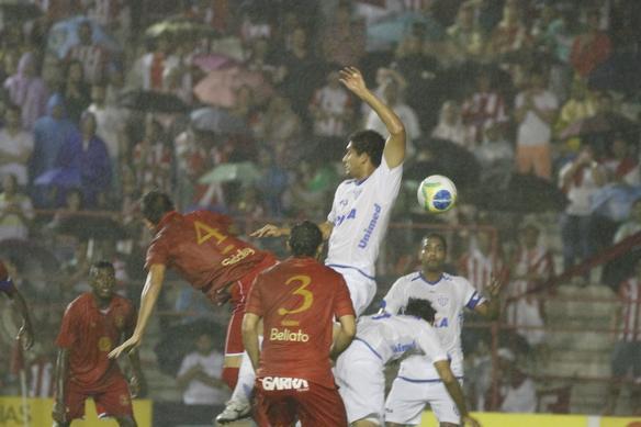 No retorno aos Aflitos, Timbu no se deu bem contra o Ava.