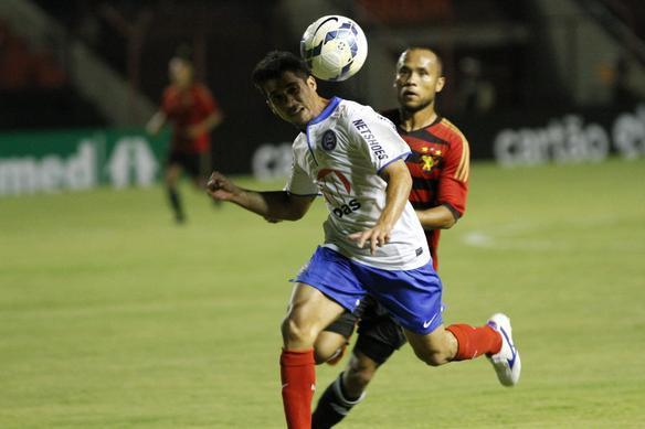 Com gol de Mike na segunda etapa, o Sport venceu o Bahia por 1 a 0 na Ilha do Retiro