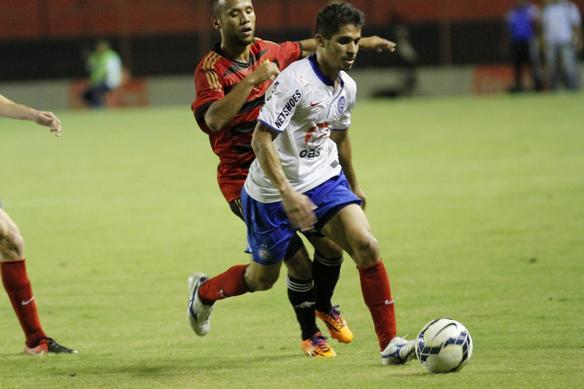 Com gol de Mike na segunda etapa, o Sport venceu o Bahia por 1 a 0 na Ilha do Retiro