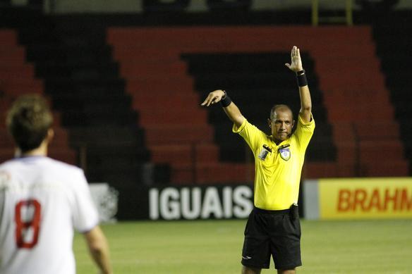 Com gol de Mike na segunda etapa, o Sport venceu o Bahia por 1 a 0 na Ilha do Retiro