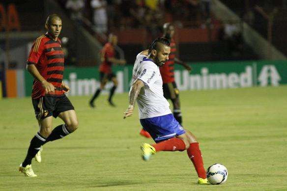 Com gol de Mike na segunda etapa, o Sport venceu o Bahia por 1 a 0 na Ilha do Retiro