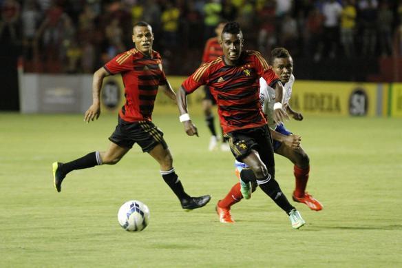 Com gol de Mike na segunda etapa, o Sport venceu o Bahia por 1 a 0 na Ilha do Retiro
