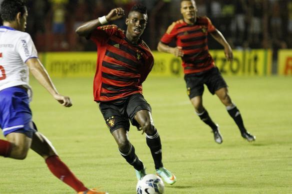 Com gol de Mike na segunda etapa, o Sport venceu o Bahia por 1 a 0 na Ilha do Retiro
