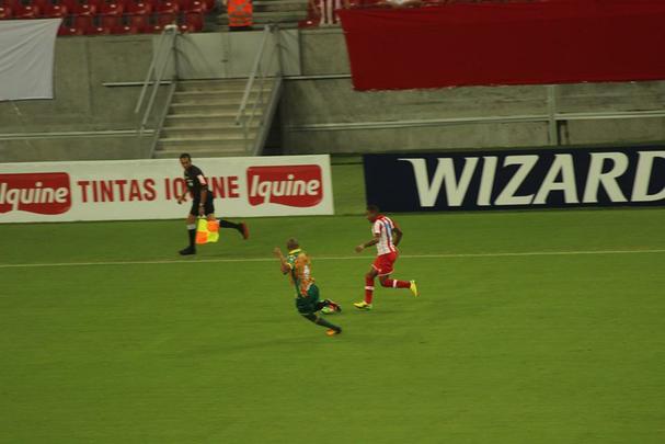 Timbu recebeu time maranhense na Arena Pernambuco no retorno da Srie B