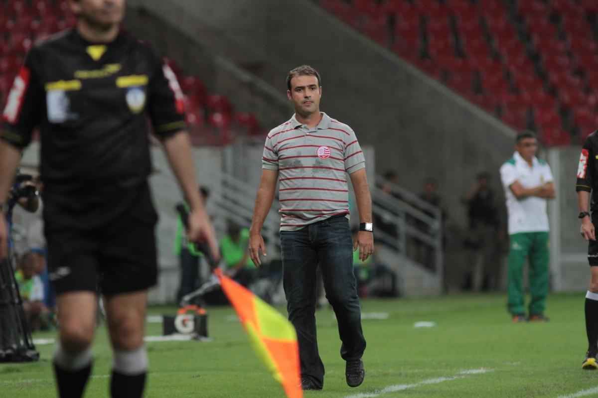 Timbu recebeu time maranhense na Arena Pernambuco no retorno da Srie B