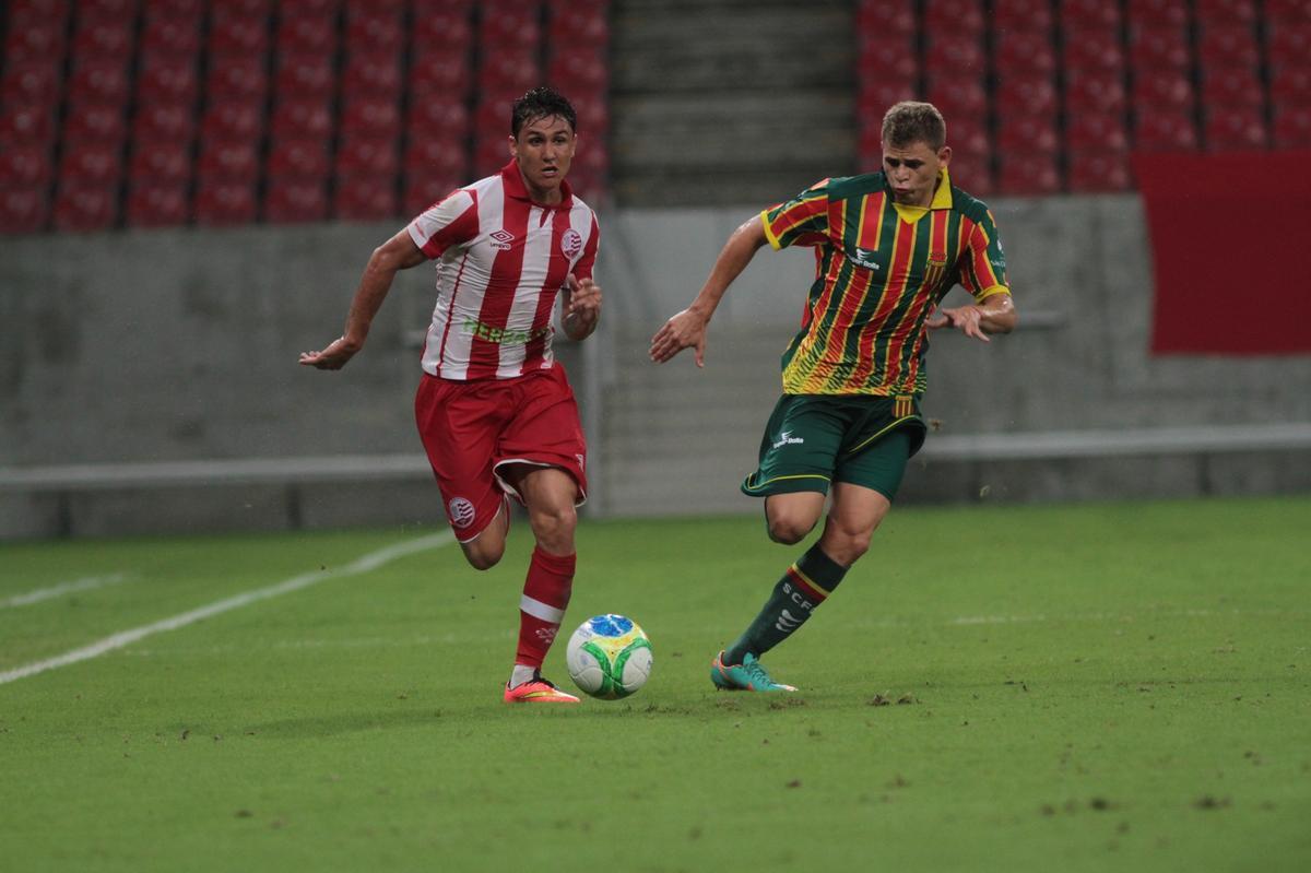 Timbu recebeu time maranhense na Arena Pernambuco no retorno da Srie B