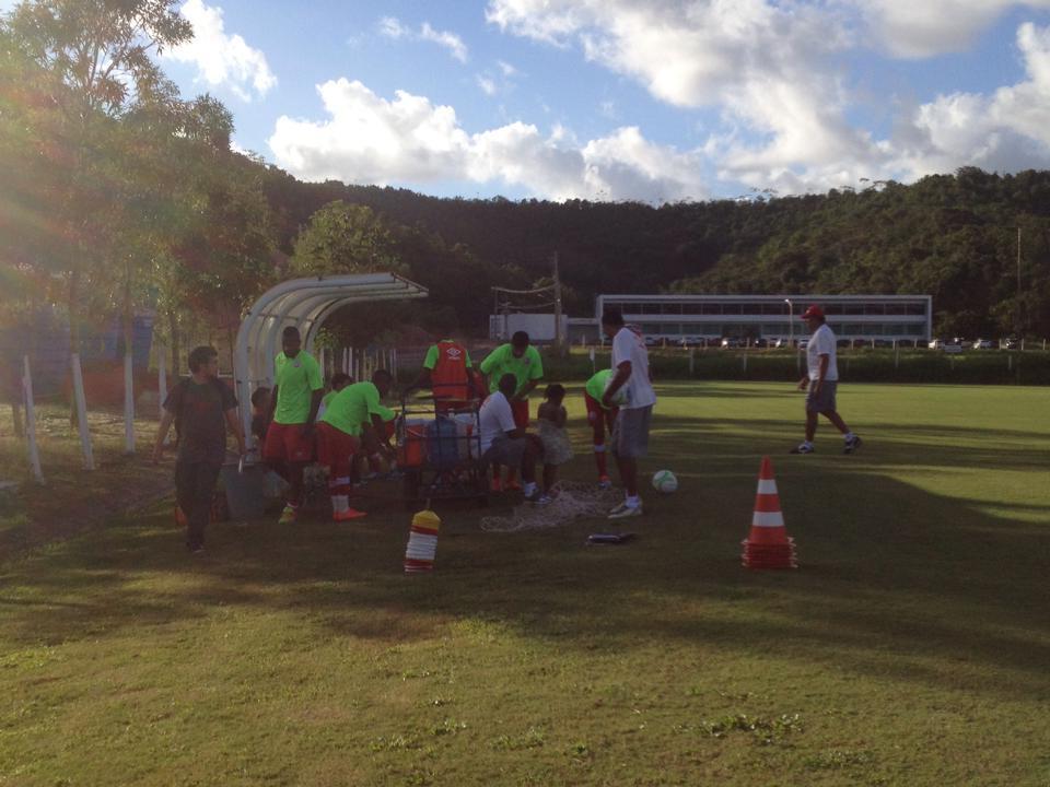 Aps lanar uniforme de jogo, time alvirrubro volta aos trabalhos com camisas novas tambm para treino