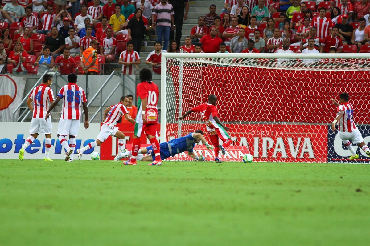 Timbu recebeu a equipe mineira em partida vlida pela 12 rodada da Srie B