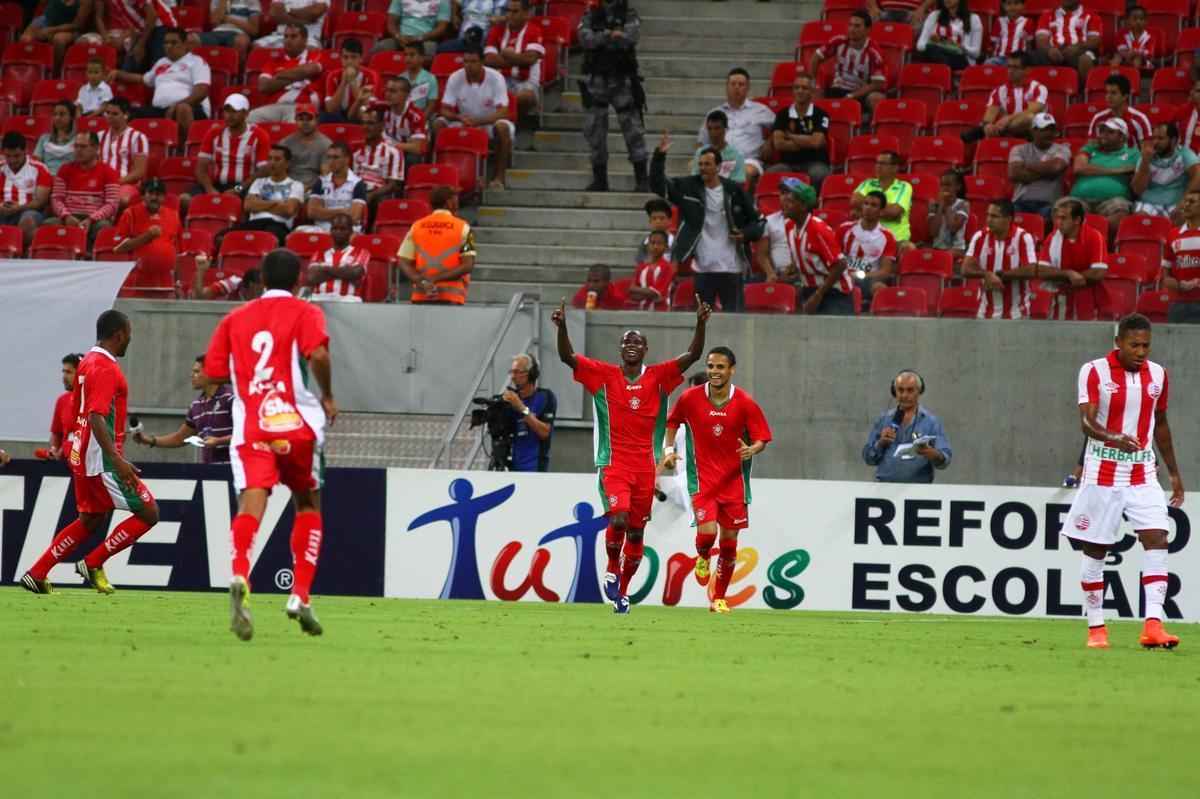 Timbu recebeu a equipe mineira em partida vlida pela 12 rodada da Srie B