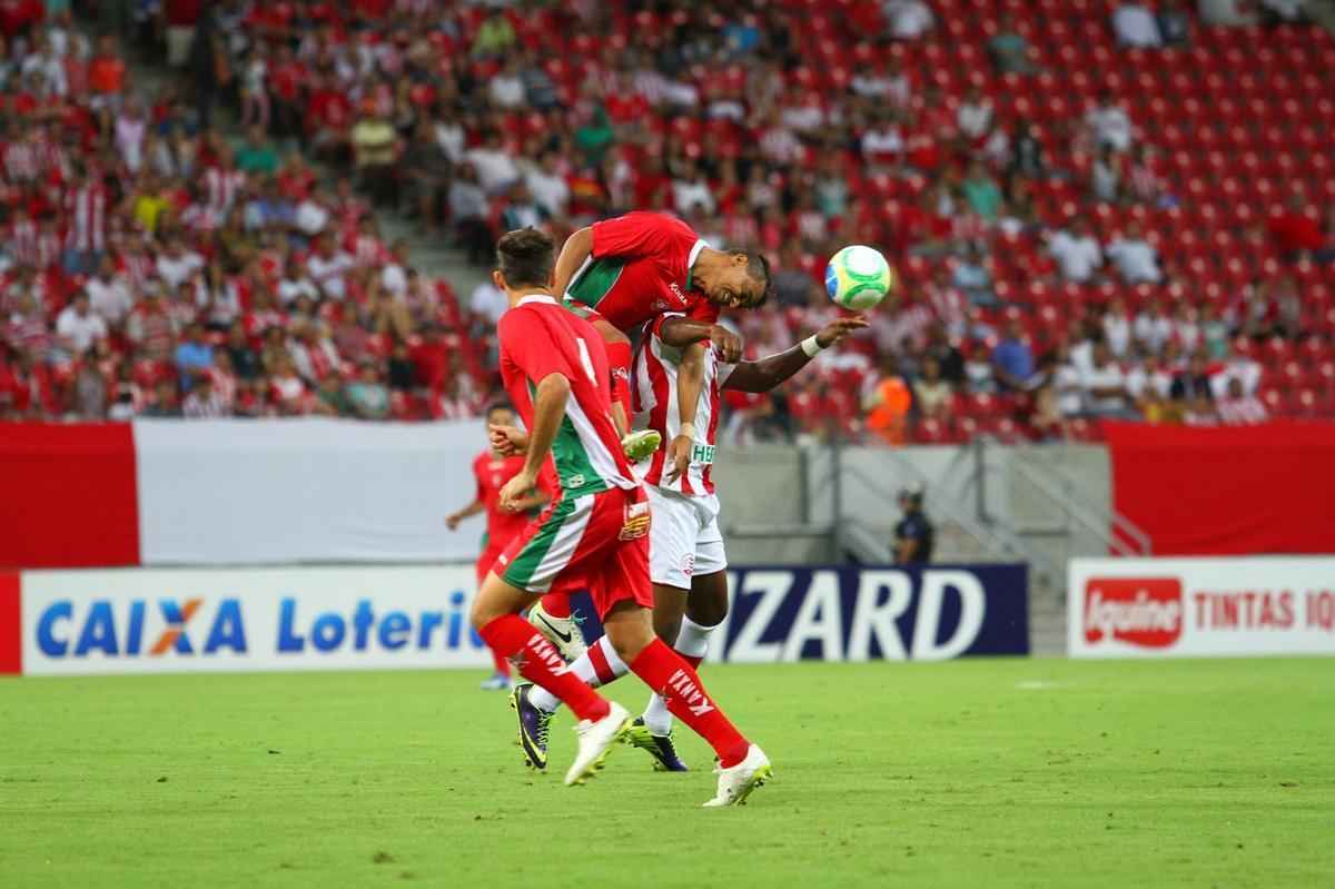 Timbu recebeu a equipe mineira em partida vlida pela 12 rodada da Srie B