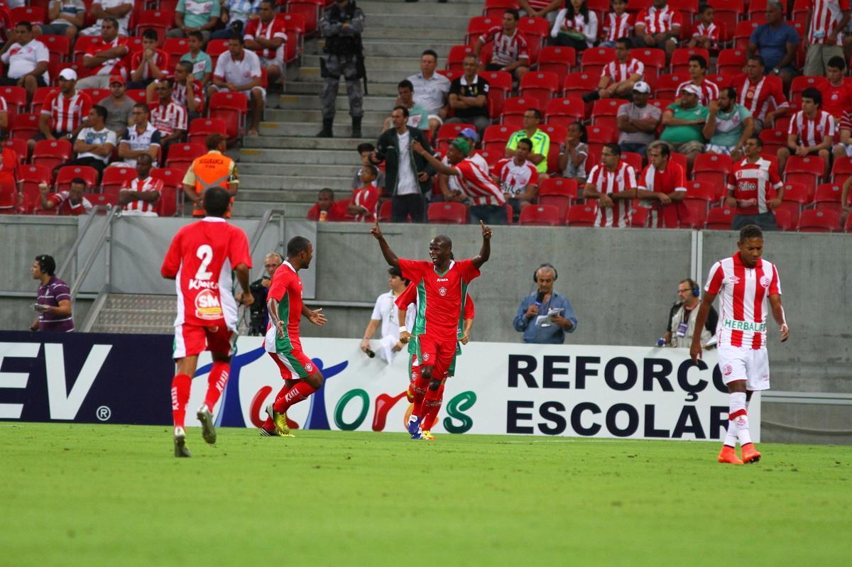 Timbu recebeu a equipe mineira em partida vlida pela 12 rodada da Srie B