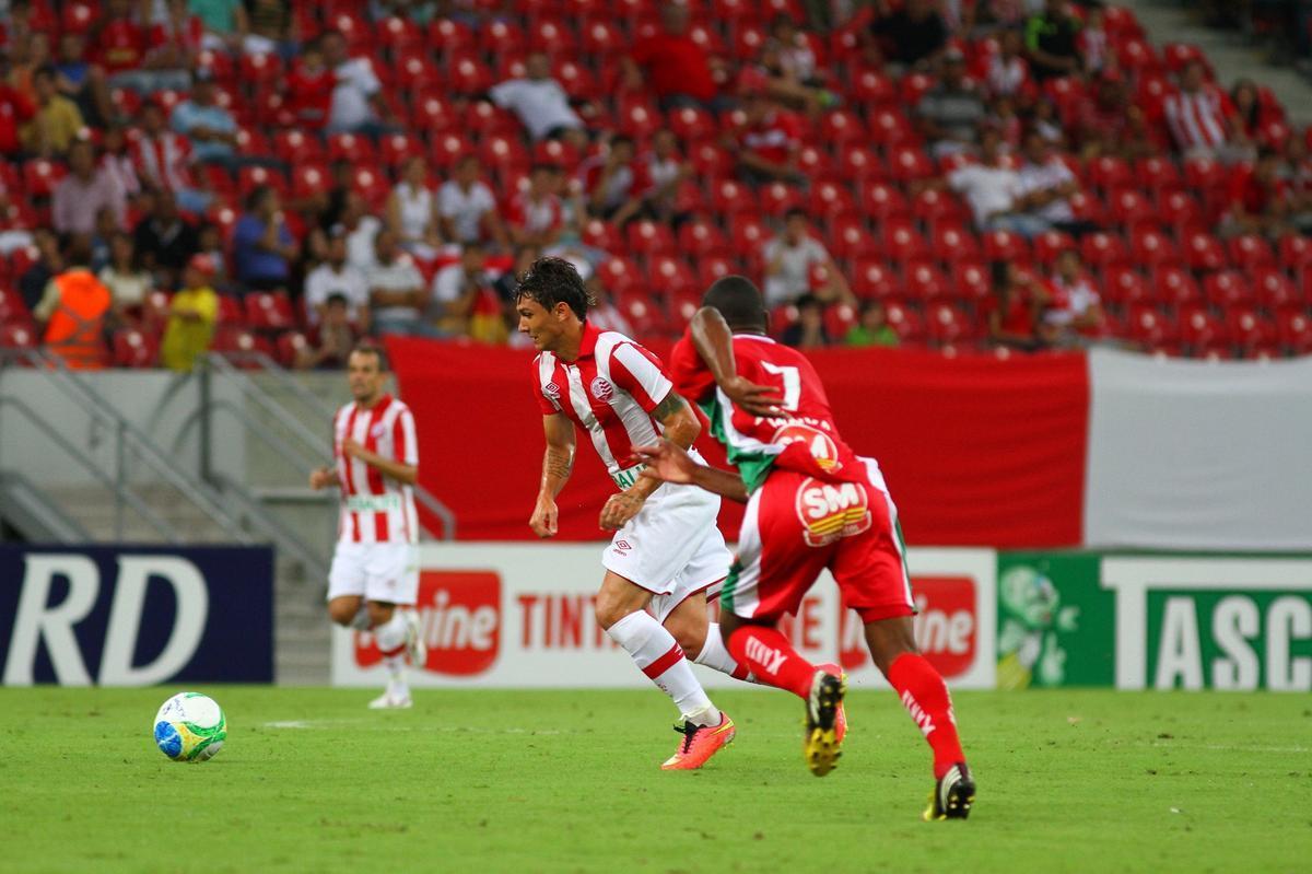 Timbu recebeu a equipe mineira em partida vlida pela 12 rodada da Srie B