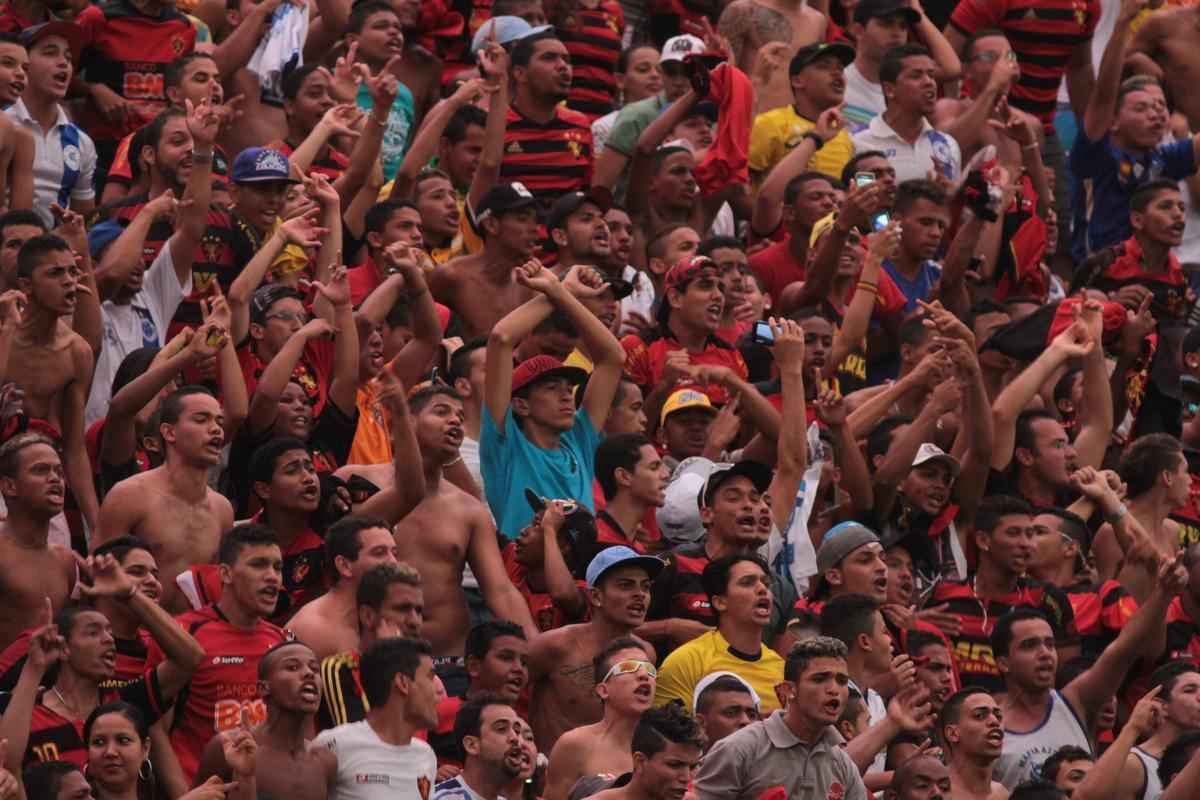 Com gol de Felipe Azevedo e Durval, Leo bateu o Galo pela 12 rodada da Srie A