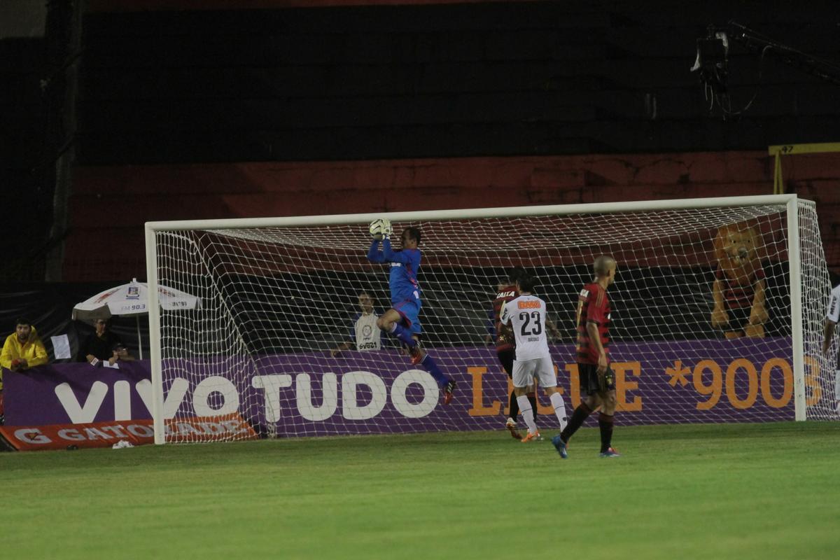 Com gol de Felipe Azevedo e Durval, Leo bateu o Galo pela 12 rodada da Srie A