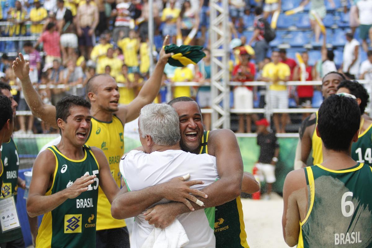 As equipes brasileiras sagraram-se campees nas areias da praia do Pina