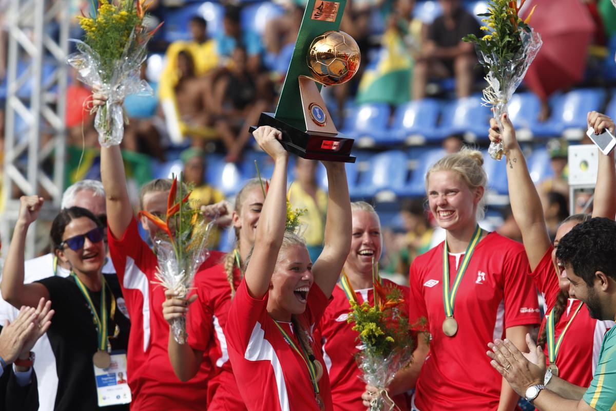 As equipes brasileiras sagraram-se campees nas areias da praia do Pina