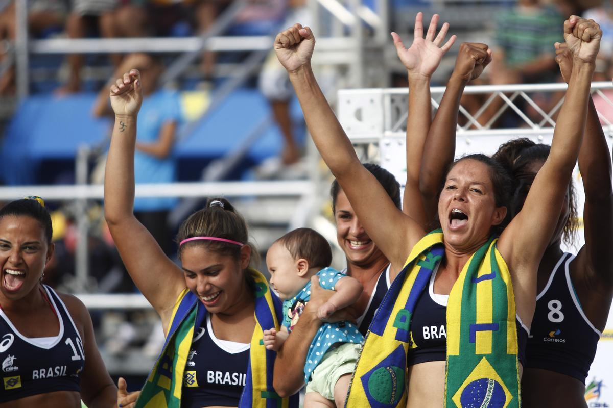 As equipes brasileiras sagraram-se campees nas areias da praia do Pina