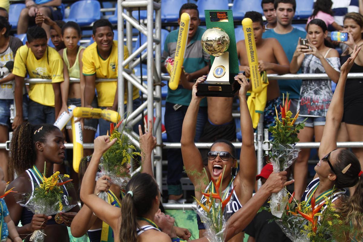 As equipes brasileiras sagraram-se campees nas areias da praia do Pina