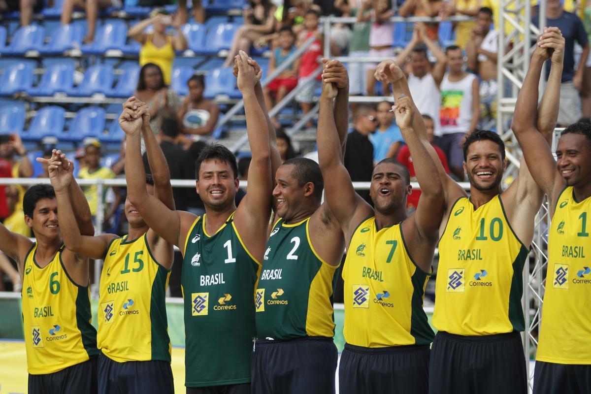 As equipes brasileiras sagraram-se campees nas areias da praia do Pina