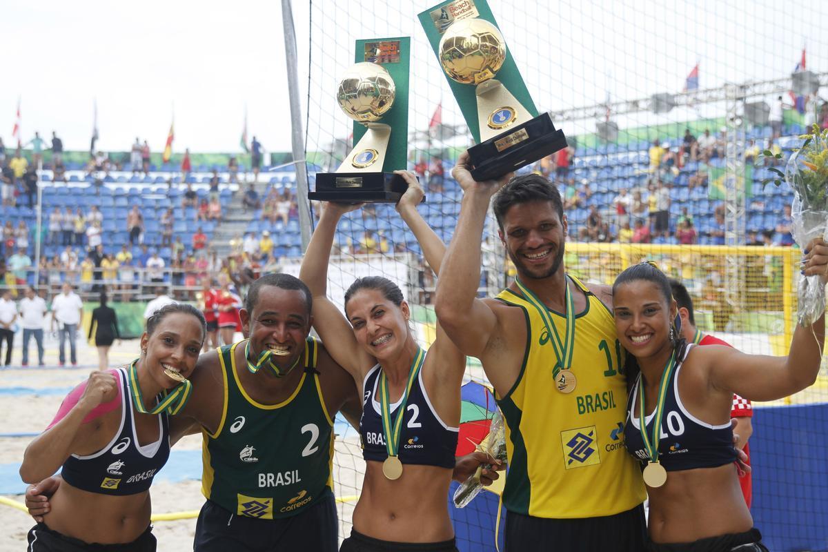 As equipes brasileiras sagraram-se campees nas areias da praia do Pina