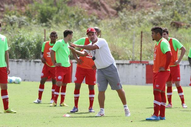 No CT Wilson Campos, Náutico treina para jogo contra o rival na Série B do Campeonato Brasileiro
