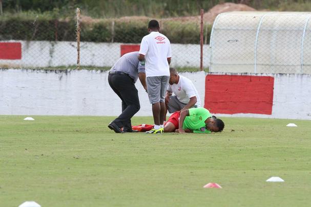 No CT Wilson Campos, Náutico treina para jogo contra o rival na Série B do Campeonato Brasileiro