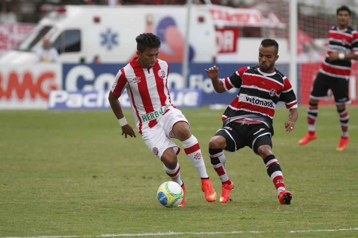Com gols de Wescley (2) e Keno, Tricolor do Arruda venceu o Timbu em partida vlida pela 15 rodada da Srie B