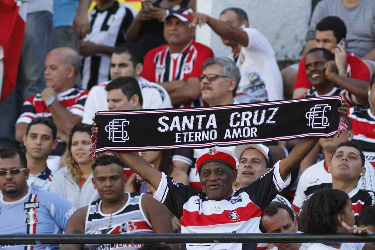 Com gols de Wescley (2) e Keno, Tricolor do Arruda venceu o Timbu em partida vlida pela 15 rodada da Srie B