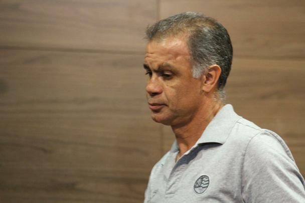 Sem Z Teodoro, Jorginho assumiu o comando do time na tentativa de tirar o Nutico da Srie B em 2014. No entanto, no dia 5 de setembro, acabou pedindo demisso aps 20 dias e foi acatado pela diretoria. Foram seis derrotas e apenas uma vitria, sendo que o triunfo acabou levando a partida contra o Sport para os pnaltis pela Copa Sul-Americana. No fim, o rival passou de fase