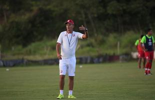 Em seguida, Lisca veio novamente para o N�utico. O fim foi o mesmo de todos os seus antecessores. Acabou demitido. Nesta segunda passagem, ele esteve � frente do time em 35 jogos, sendo 15 vit�rias, oito empates e 12 derrotas. Teve um aproveitamento de 50,47%