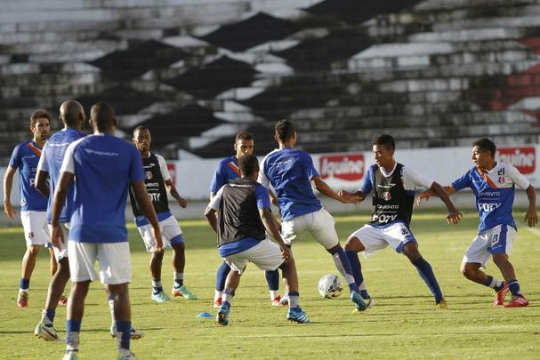 Tricolor se reapresentou após a vitória no clássico com o Náutico