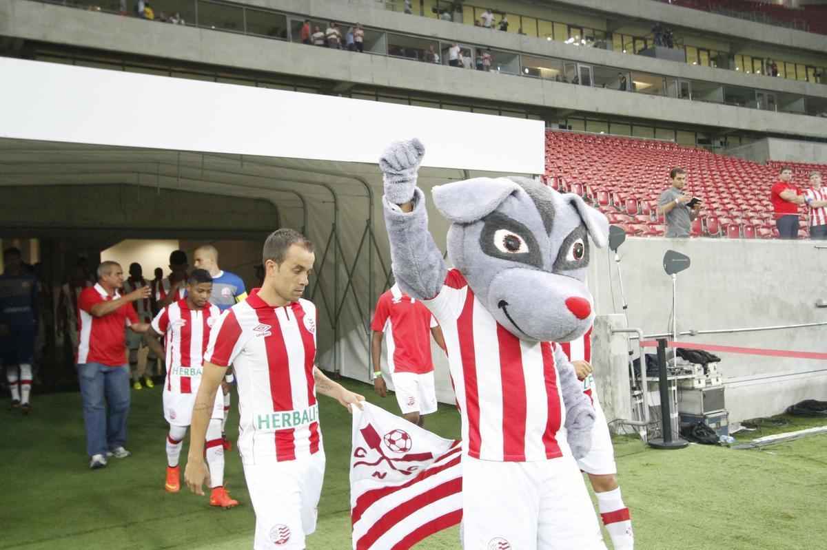 Time alvirrubro  derrotado em casa por 1 a 0