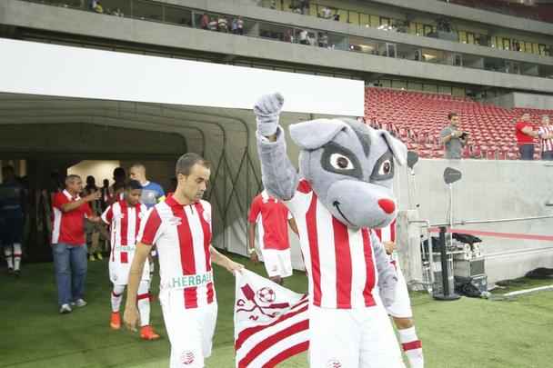 Time alvirrubro é derrotado em casa por 1 a 0